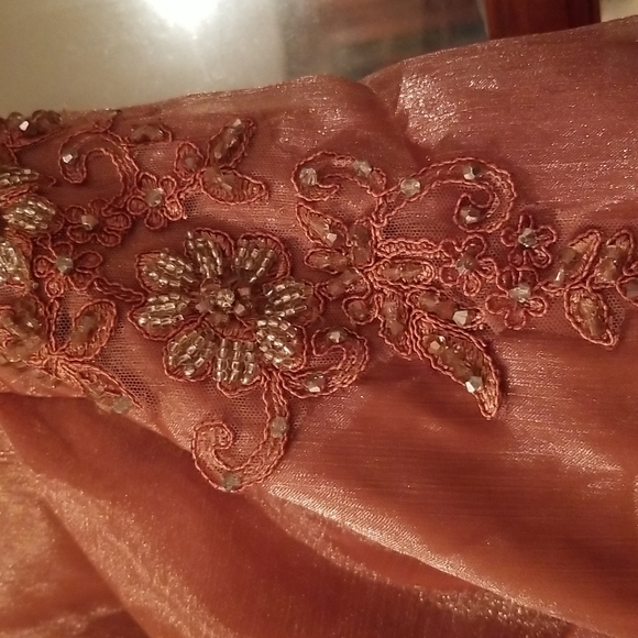 Excellent condition ballgown - Picture 5 of 9